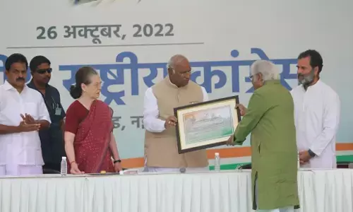 Congress President : अब मल्लिकार्जुन खड़गे के हाथ में कांग्रेस की कमान: अध्यक्ष के तौर पर पहले भाषण में कर दिया ये बड़ा एलान Congress President : अब मल्लिकार्जुन खड़गे के हाथ में कांग्रेस की कमान: अध्यक्ष के तौर पर पहले भाषण में कर दिया ये बड़ा एलान