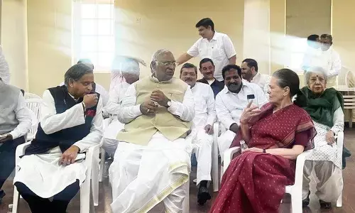 खड़गे बने कांग्रेस के मुखिया, वेणुगोपाल और अजय माकन दस जनपथ के बाद अब दस राजाजी मार्ग में रहेंगे खड़गे बने कांग्रेस के मुखिया, वेणुगोपाल और अजय माकन दस जनपथ के बाद अब दस राजाजी मार्ग में रहेंगे