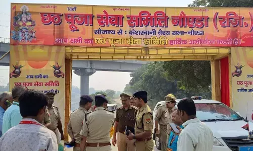 अपर आयुक्त रविशंकर छवि ने डीसीपी हरीशचंदर ने किया छठ पूजा पंडाल व बैराज घाट के आस-पास का निरीक्षण