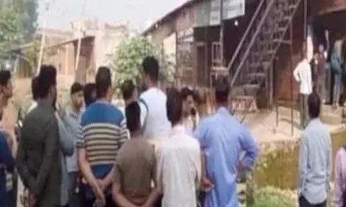 यूपी में सराफा व्यापारी की ईंट से सिर कुचलकर की हत्या यूपी में सराफा व्यापारी की ईंट से सिर कुचलकर की हत्या