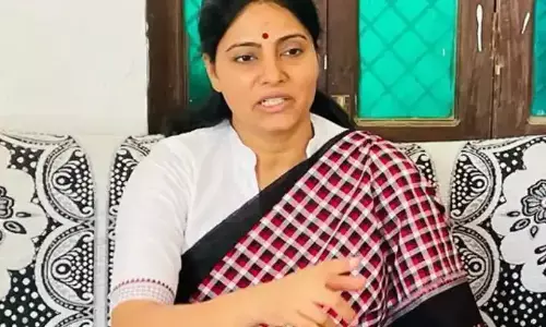 बड़ा खुलासा : अनुप्रिया पटेल के पैर छूने के लिए नए कार्यकर्ता को 1 लाख तो पुराने कार्यकर्ताओं को 26 हजार देने पड़ते है! बड़ा खुलासा : अनुप्रिया पटेल के पैर छूने के लिए नए कार्यकर्ता को 1 लाख तो पुराने कार्यकर्ताओं को 26 हजार देने पड़ते है!