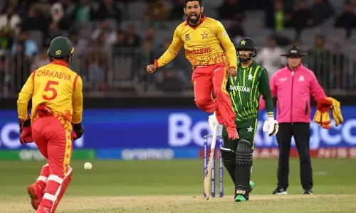 PAKvsZIM : T20 World Cup में बड़ा उलटफेर, रोमांचक मैच में जिम्बाब्वे ने पाकिस्तान को एक रन से हराया PAKvsZIM : T20 World Cup में बड़ा उलटफेर, रोमांचक मैच में जिम्बाब्वे ने पाकिस्तान को एक रन से हराया