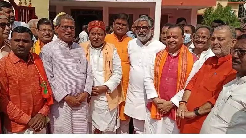 यूपी के मंत्री जेपी एस राठौर बोले देवी देवताओं से मतलब नहीं, जनता के करेंसी से मतलब है यूपी के मंत्री जेपी एस राठौर बोले देवी देवताओं से मतलब नहीं, जनता के करेंसी से मतलब है