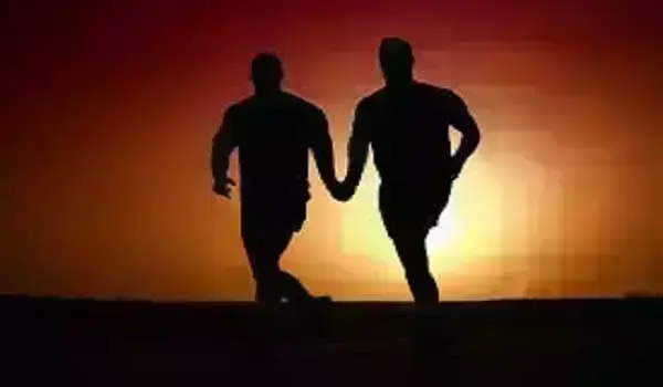 युवक दोस्त से ही करना चाहता था शादी परिवार ने किया विरोध तो युवक ने खाया जहर.... युवक दोस्त से ही करना चाहता था शादी परिवार ने किया विरोध तो युवक ने खाया जहर....