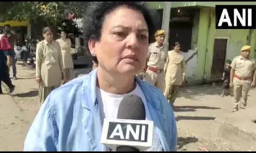 राष्ट्रीय महिला आयोग की अध्यक्ष रेखा शर्मा पहुंची राजस्थान, बोली यहाँ तो एक बड़ा रैकेट काम कर रहा है राष्ट्रीय महिला आयोग की अध्यक्ष रेखा शर्मा पहुंची राजस्थान, बोली यहाँ तो एक बड़ा रैकेट काम कर रहा है