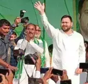 चुनावी सभा में तेजस्वी ने BJP पर साधा निशाना कहा,जब सिलेंडर 500 का था तब महंगाई डायन थी, अब 1200 का है तो महंगाई भौजाई हो गई है... चुनावी सभा में तेजस्वी ने BJP पर साधा निशाना कहा,जब सिलेंडर 500 का था तब महंगाई डायन थी, अब 1200 का है तो महंगाई भौजाई हो गई है...