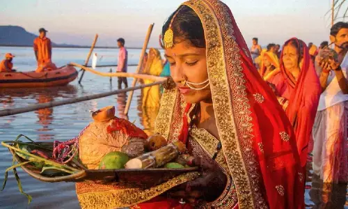 Chhath Puja 2022 : सूर्य देव को दिया जाएगा पहला अर्घ्य, जानिए अर्घ्य का सही समय