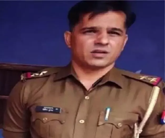 पीलीभीत में पीडित महिला के घर जाकर दरोगा व सिपाही ने की बदसलूकी वीडियो वायरल,पीडिता ने पुलिस अधीक्षक से लगाई गुहार.. पीलीभीत में पीडित महिला के घर जाकर दरोगा व सिपाही ने की बदसलूकी वीडियो वायरल,पीडिता ने पुलिस अधीक्षक से लगाई गुहार..