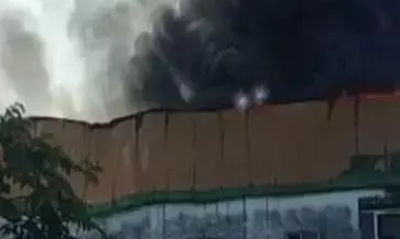 अंकिता हत्याकांड के आरोपी पुलकित आर्य की फैक्ट्री में लगी आग, फायर कर्मी आग बुझाने में जुटे..... अंकिता हत्याकांड के आरोपी पुलकित आर्य की फैक्ट्री में लगी आग, फायर कर्मी आग बुझाने में जुटे.....