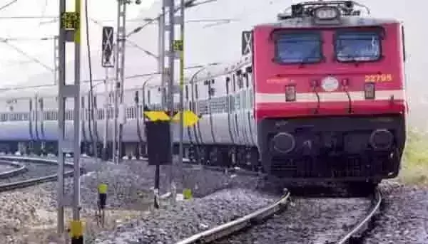 छठ प्रवासियो के लिए चलेगीं यह विशेष ट्रेने,देखे लिस्ट... छठ प्रवासियो के लिए चलेगीं यह विशेष ट्रेने,देखे लिस्ट...
