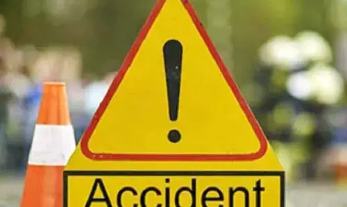 सीतापुर में गश्त के दौरान पुलिस की कार में पीछे से मारी टक्कर,दरोगा की मौके पर मौत,व तीन सिपाही घायल... सीतापुर में गश्त के दौरान पुलिस की कार में पीछे से मारी टक्कर,दरोगा की मौके पर मौत,व तीन सिपाही घायल...