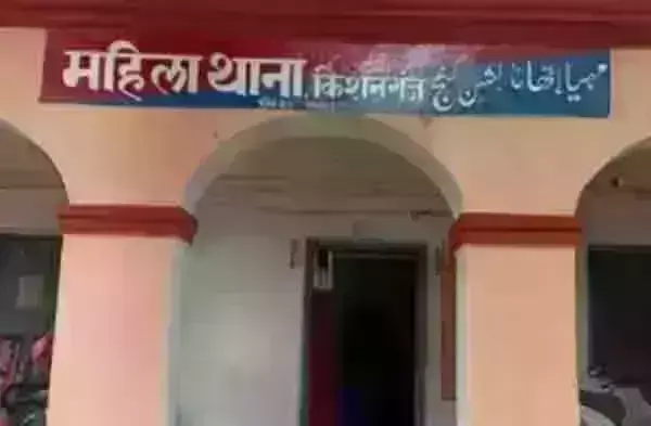 ड्यूटी के दौरान महिला सिपाही से छेडछाड तीन मनचलों के खिलाफ मुकदमा दर्ज... ड्यूटी के दौरान महिला सिपाही से छेडछाड तीन मनचलों के खिलाफ मुकदमा दर्ज...
