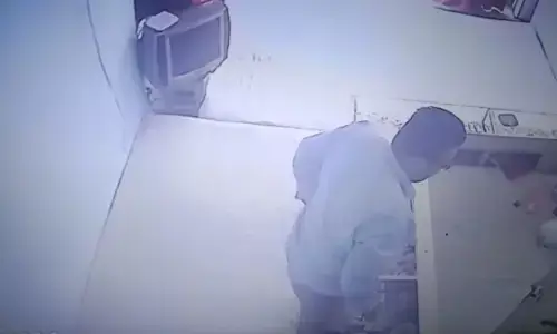 अपने को बताया जैन धर्म का अनुयायी! उड़ा ले गया 2 लाख का जेवर पुलिस जांच में जुटी....