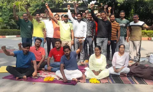 बीएचयू में आयुर्वेद के छात्र छात्राओं ने शुरु किया भूख हड़ताल.... बीएचयू में आयुर्वेद के छात्र छात्राओं ने शुरु किया भूख हड़ताल....