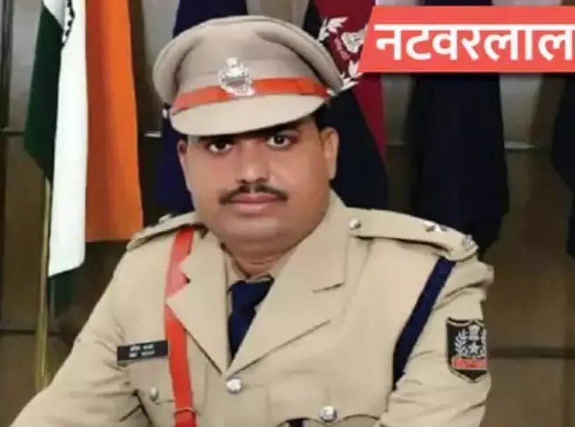 गाजियाबाद पुलिस ने एक फर्जी IPS अफसर अमित यादव उर्फ जोगेंद्र सिंह को किया गिरफ्तार गाजियाबाद पुलिस ने एक फर्जी IPS अफसर अमित यादव उर्फ जोगेंद्र सिंह को किया गिरफ्तार