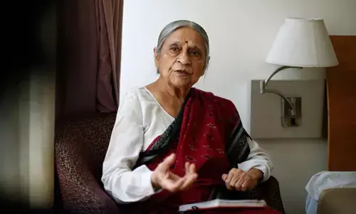 Ela Bhatt Passes Away : पद्म भूषण विजेता और सामाजिक कार्यकर्ता सेवा संस्थान की फाउंडर इला भट्ट का निधन