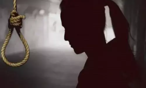 नाबालिग कर रही थी आत्महत्या, इंस्टाग्राम ने अलर्ट दिया तो पुलिस पहुंची और हुआ ये हाल नाबालिग कर रही थी आत्महत्या, इंस्टाग्राम ने अलर्ट दिया तो पुलिस पहुंची और हुआ ये हाल