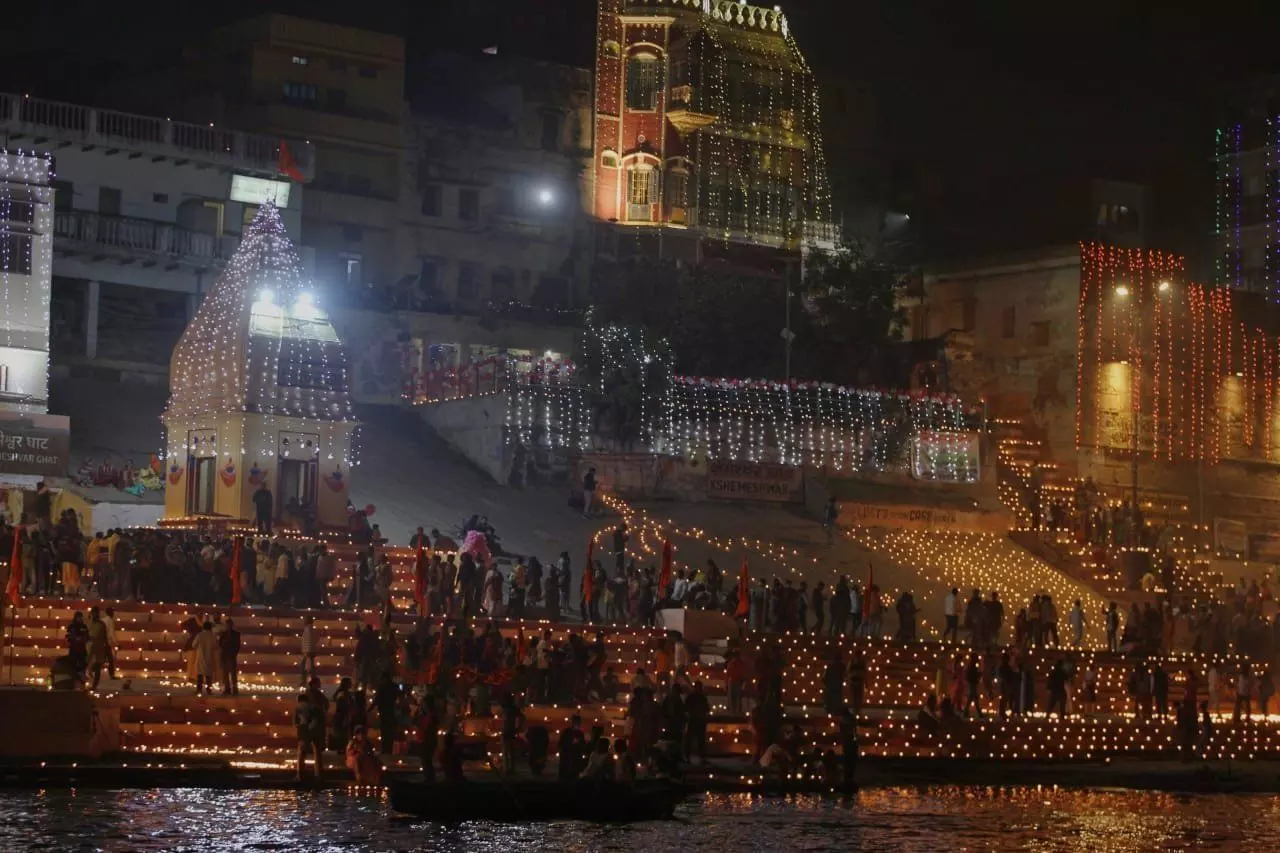 देव दीपावली पर दस लाख दीपक से जगमगाएगा गंगा घाट! काशी विश्वनाथ धाम का होगा भव्य श्रृंगार...