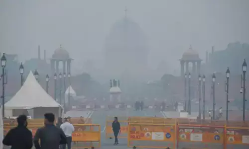 दिल्ली पॉल्यूशन पर बड़ा एक्शन...ट्रकों-डीजल व्‍हीकल की एंट्री बैन, 50% कर्मचारी करेंगे वर्क फ्रॉम होम, कंपनियों के लिए भी एडवाइजरी