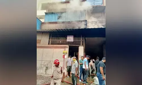 दिल्ली के नरेला में एक फैक्ट्री में लगी भीषण आग, दमकल की 20 गाड़ियां मौके पर... दिल्ली के नरेला में एक फैक्ट्री में लगी भीषण आग, दमकल की 20 गाड़ियां मौके पर...