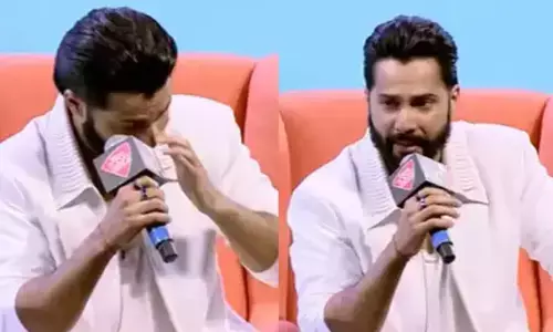 Varun Dhawan : वरुण धवन इस खतरनाक बीमारी का बने शिकार, एक्टर ने खुद किया खुलासा! Varun Dhawan : वरुण धवन इस खतरनाक बीमारी का बने शिकार, एक्टर ने खुद किया खुलासा!