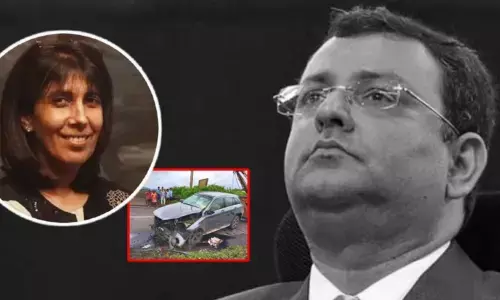 Cyrus Mistry Car Crash: साइरस मिस्त्री कार एक्सीडेंट : पुलिस ने गाड़ी चला रही डॉक्टर के खिलाफ दर्ज किया केस Cyrus Mistry Car Crash: साइरस मिस्त्री कार एक्सीडेंट : पुलिस ने गाड़ी चला रही डॉक्टर के खिलाफ दर्ज किया केस