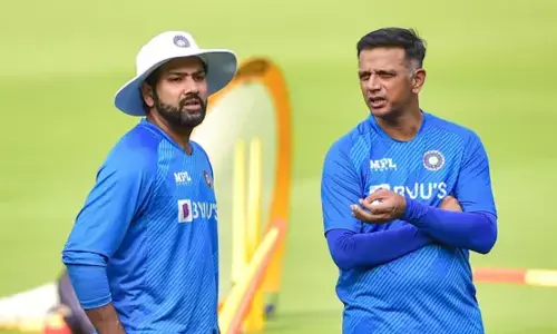 कोच राहुल द्रविड़ ने दिए सेमीफाइनल में बदलाव के संकेत, इन दो खिलाड़ियों की होगी टीम इंडिया में वापसी कोच राहुल द्रविड़ ने दिए सेमीफाइनल में बदलाव के संकेत, इन दो खिलाड़ियों की होगी टीम इंडिया में वापसी