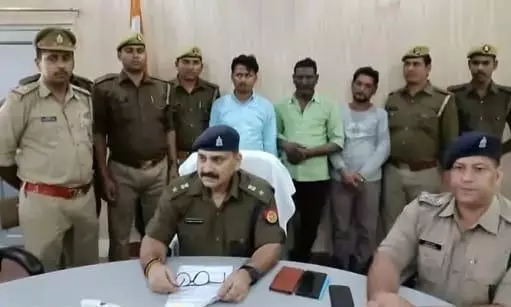 बाराबंकी में चोरी का सामान बिकवाने में 6 पुलिसकर्मी सस्पेंड, SSI और चौकी इंचार्ज भी शामिल, किसान नेता के बेटों समेत 6 अन्य गिरफ्तार