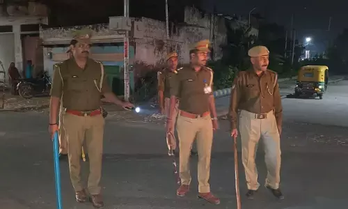 वाराणसी में तैनात दरोगा को गोली मारकर बदमाशों ने पिस्टल लूटी! महकमे में मचा हड़कंप, आला अधिकारी मौके पर.. वाराणसी में तैनात दरोगा को गोली मारकर बदमाशों ने पिस्टल लूटी! महकमे में मचा हड़कंप, आला अधिकारी मौके पर..