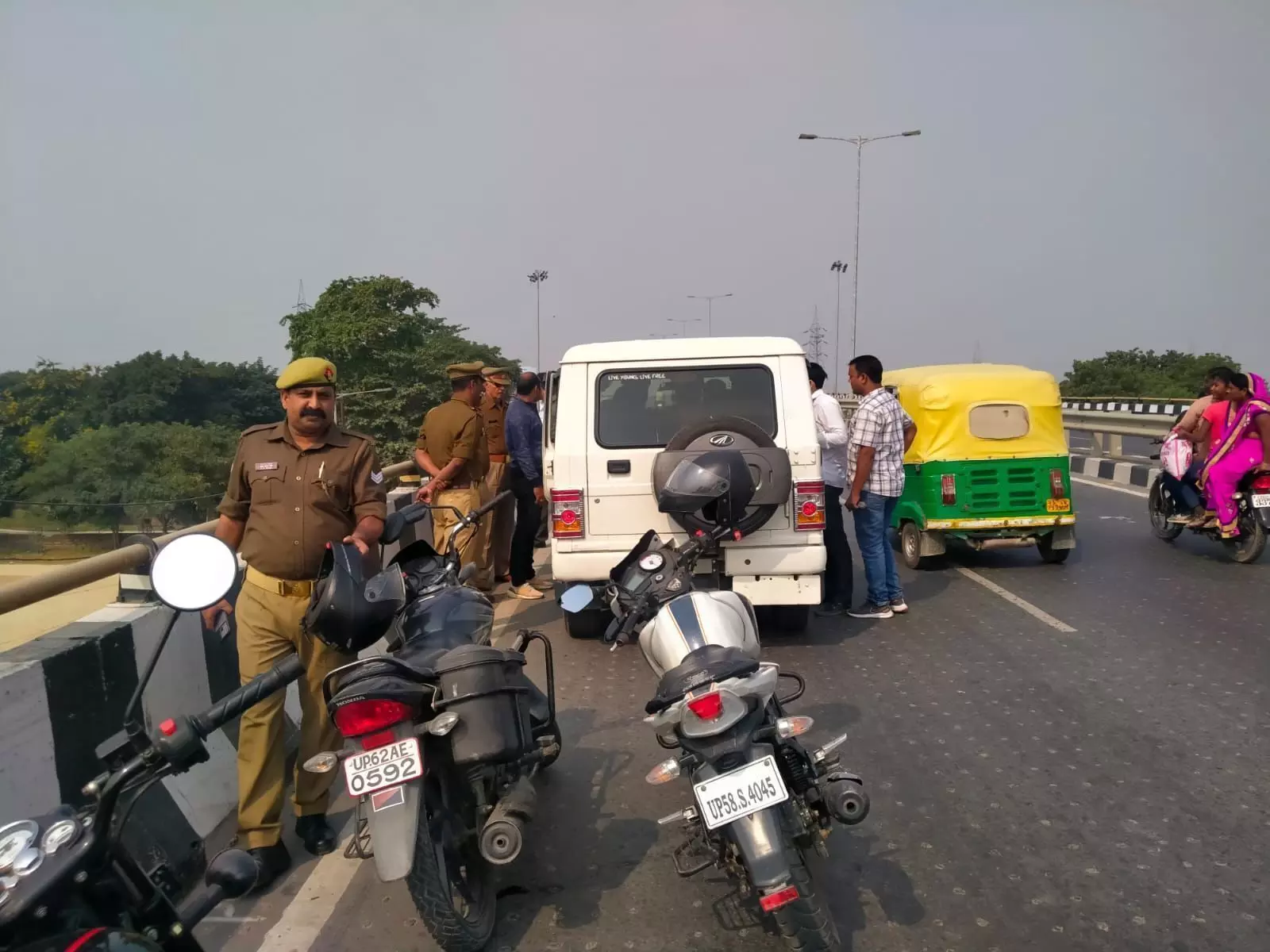 वाराणसी में बदमाशों लूटा डेढ़ लाख कैश! पीड़ित जा रहा था मजदूरों को मजदूरी देने....