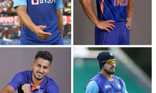 वर्ल्ड कप सेमीफाइनल बुरी तरह नहीं हारता हिंदुस्तान, अगर टीम इंडिया में होते एक्सप्रेस स्पीड बॉलर उमरान वर्ल्ड कप सेमीफाइनल बुरी तरह नहीं हारता हिंदुस्तान, अगर टीम इंडिया में होते एक्सप्रेस स्पीड बॉलर उमरान