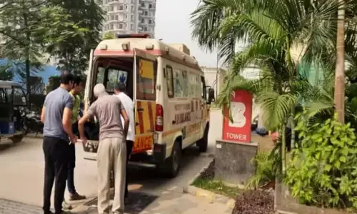 Noida Breaking News : दो बेटियों की शादी न कर पाने और कर्ज में दुबे कारोबारी ने तंग आकर किया पत्नी का कत्ल और खुद झूला फांसी के फंदे पर Noida Breaking News : दो बेटियों की शादी न कर पाने और कर्ज में दुबे कारोबारी ने तंग आकर किया पत्नी का कत्ल और खुद झूला फांसी के फंदे पर