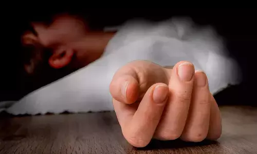 Madhya Pradesh: बुरहानपुर स्थित ग्राम डवाली खुर्द में एक ही परिवार के 5 लोगों ने की आत्महत्या, इलाके में मचा हड़कंप Madhya Pradesh: बुरहानपुर स्थित ग्राम डवाली खुर्द में एक ही परिवार के 5 लोगों ने की आत्महत्या, इलाके में मचा हड़कंप