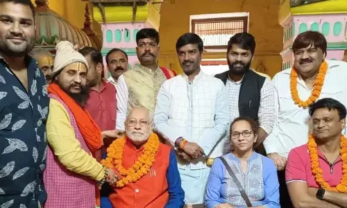 अयोध्या पहुंचे पीएम मोदी के भाई प्रह्लाद, बोले- गुजरात में फिर से सत्ता में आएगी भाजपा अयोध्या पहुंचे पीएम मोदी के भाई प्रह्लाद, बोले- गुजरात में फिर से सत्ता में आएगी भाजपा