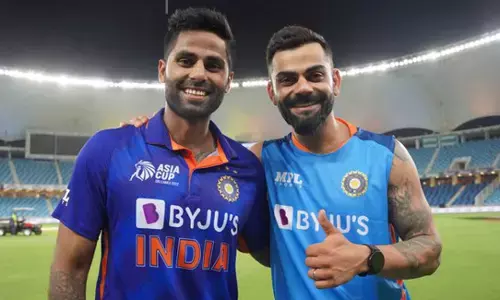 ICC ने टीम ऑफ द टूर्नामेंट का किया ऐलान, भारत के तीन खिलाडियों को मिली जगह, बाबर आजम को नहीं मिली जगह ICC ने टीम ऑफ द टूर्नामेंट का किया ऐलान, भारत के तीन खिलाडियों को मिली जगह, बाबर आजम को नहीं मिली जगह