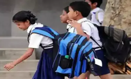 फुल स्लीव शर्ट-पैंट पहनकर स्कूल आएं बच्चे, जानें UP सरकार ने क्यों दिया आदेश फुल स्लीव शर्ट-पैंट पहनकर स्कूल आएं बच्चे, जानें UP सरकार ने क्यों दिया आदेश