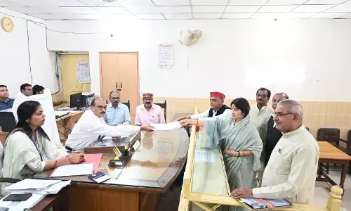मैनपुरी उपचुनाव: सपा के टिकट पर डिंपल यादव ने किया नामांकन, अखिलेश यादव - राम गोपाल भी रहे मौजूद मैनपुरी उपचुनाव: सपा के टिकट पर डिंपल यादव ने किया नामांकन, अखिलेश यादव - राम गोपाल भी रहे मौजूद