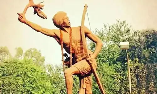 बिरसा मुंडा जयंती विशेष :आदिवासियों के भगवान बिरसा मुंडा की कहानी पढ़िए बिरसा मुंडा जयंती विशेष :आदिवासियों के भगवान बिरसा मुंडा की कहानी पढ़िए