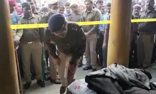 बलिया में घटनास्थल पर एसपी