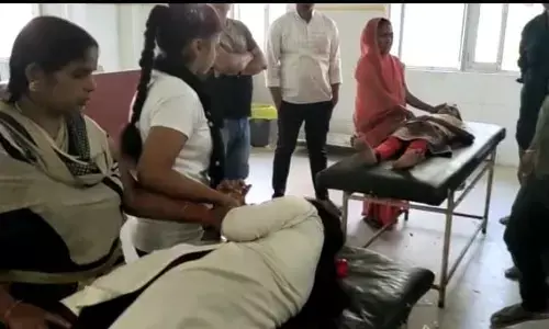 बाल दिवस के अवसर पर मिठाई खाने से छात्राओं की बिगड़ी हालत मचा हड़कम्प-