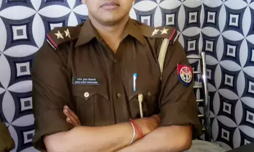 आजमगढ़ में तैनात दरोगा ने दोस्त के घर की गोली मारकर आत्महत्या आजमगढ़ में तैनात दरोगा ने दोस्त के घर की गोली मारकर आत्महत्या