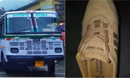 सफर में खोया हरियाणा के यात्री का जूता, अब ढूढ़ रहे उत्तराखंड परिवहन निगम के चालक-परिचालक सफर में खोया हरियाणा के यात्री का जूता, अब ढूढ़ रहे उत्तराखंड परिवहन निगम के चालक-परिचालक