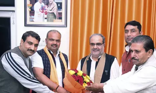 खतौली से टिकट न मिलने से नाराज अभिषेक चौधरी ने छोड़ी रालोद, बीजेपी में हुए शामिल खतौली से टिकट न मिलने से नाराज अभिषेक चौधरी ने छोड़ी रालोद, बीजेपी में हुए शामिल