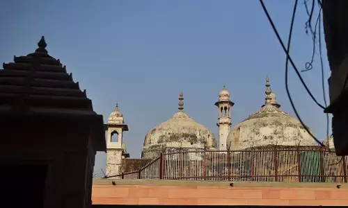 ज्ञानवापी केस पर मुस्लिम पक्ष को झटका, कोर्ट ने हिंदू पक्ष की अर्जी को सुनवाई योग्य माना ज्ञानवापी केस पर मुस्लिम पक्ष को झटका, कोर्ट ने हिंदू पक्ष की अर्जी को सुनवाई योग्य माना