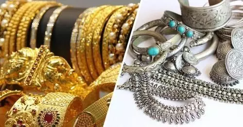 Gold Silver Today Price: सोने की कीमत बढ़ी लेकिन चांदी की कीमत घटी