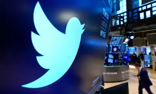 Elon Musk के सख्त अल्टीमेटम के बाद सैंकड़ों कर्मचारी बगावत में उतरे, Twitter के कई दफ्तरों में लगे ताले, #RIPTwitter हुआ ट्रेंड Elon Musk के सख्त अल्टीमेटम के बाद सैंकड़ों कर्मचारी बगावत में उतरे, Twitter के कई दफ्तरों में लगे ताले, #RIPTwitter हुआ ट्रेंड