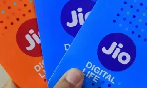Airtel के छूटे पसीने, Jio दे रहा सिर्फ 61 रुपए में दे रहा 4G इंटरनेट Airtel के छूटे पसीने, Jio दे रहा सिर्फ 61 रुपए में दे रहा 4G इंटरनेट