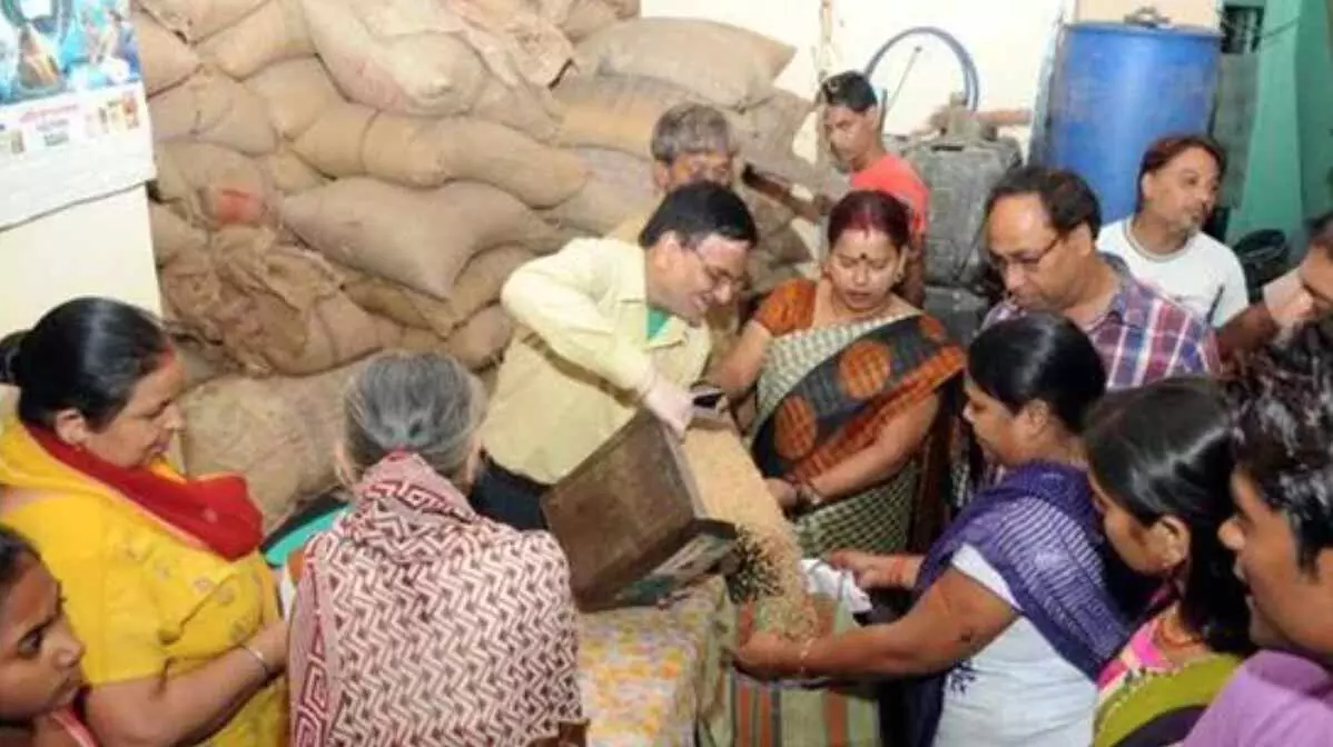 Free Ration: फ्री राशन लेने वालों की हो गई बल्ले-बल्ले! सरकार ने किया ये बड़ा बदलाव, पूरे देश में लागू होगा नियम