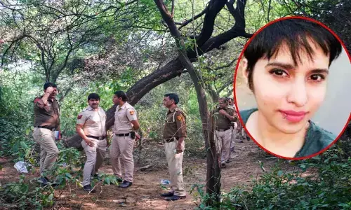 Shraddha murder case: श्रद्धा मर्डर केस की जांच में जुटी पुलिस को छतरपुर और महरौली के जंगल में मिली कई हड्डियां Shraddha murder case: श्रद्धा मर्डर केस की जांच में जुटी पुलिस को छतरपुर और महरौली के जंगल में मिली कई हड्डियां