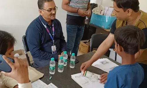 जीरो बैलेंस अकाउंट खुलवाने के लिए कैम्प लगाया जीरो बैलेंस अकाउंट खुलवाने के लिए कैम्प लगाया